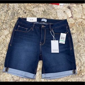NWT Kensie jean shorts size 8/29
